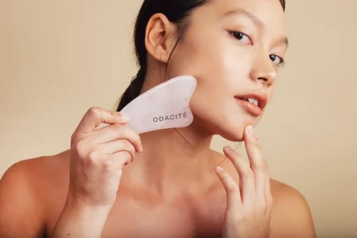Crystal Contour Gua Sha -Gesichtsmassagestein aus Rosenquarz