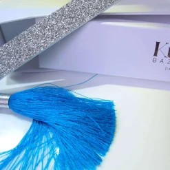 Glitzer Nagelfeile Silber mit blauem Pompon