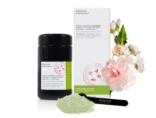 Green Ceremony Cleanser - Puder-zu-Schaum-Cleanser mit Matcha + Spirulina Alge