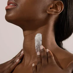 Jojoba Pearls - Hautbarriere schützendes Peeling mit Weißem Tee & Rooibostee