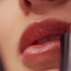 LUXURY LIP TINT - Intrigue | Lippenstift HENNÉ ORGANICS