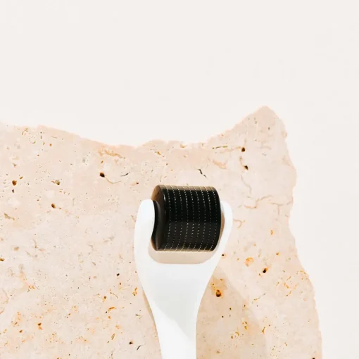 Micro Needle Dermal Roller | Wildcrafted Organics - 0,3 mm
